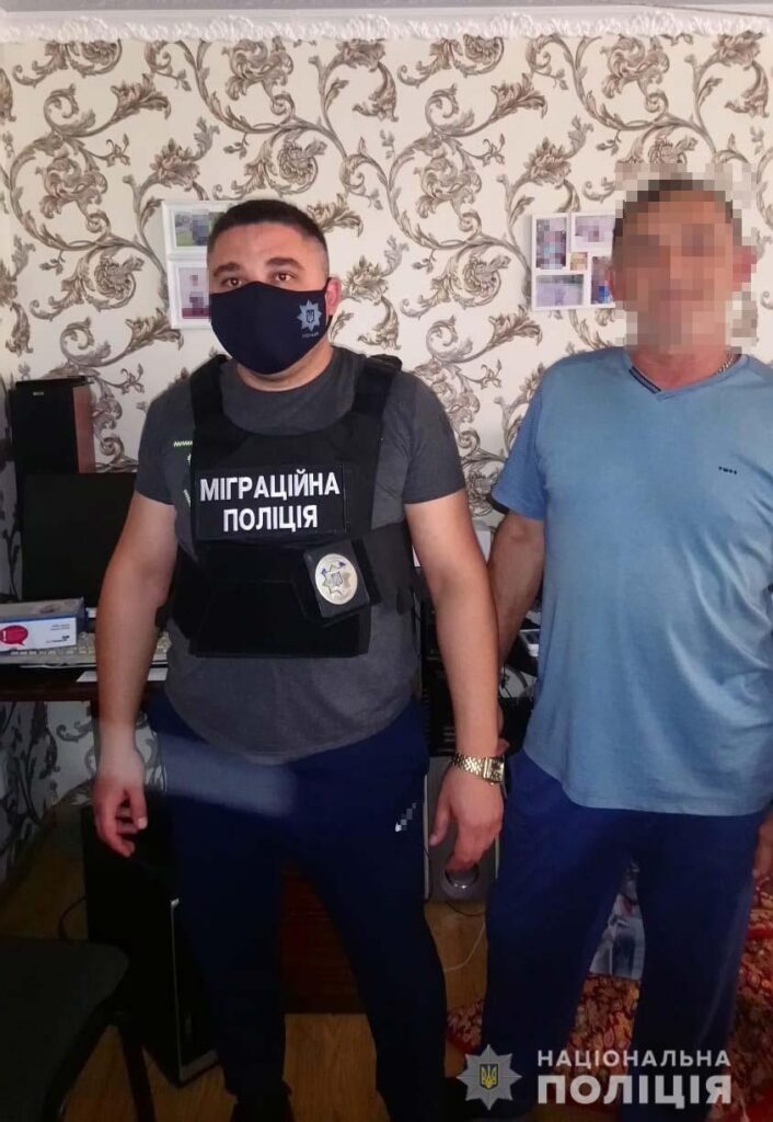 На Дніпропетровщині чоловік розповсюджував дитячу порнографію