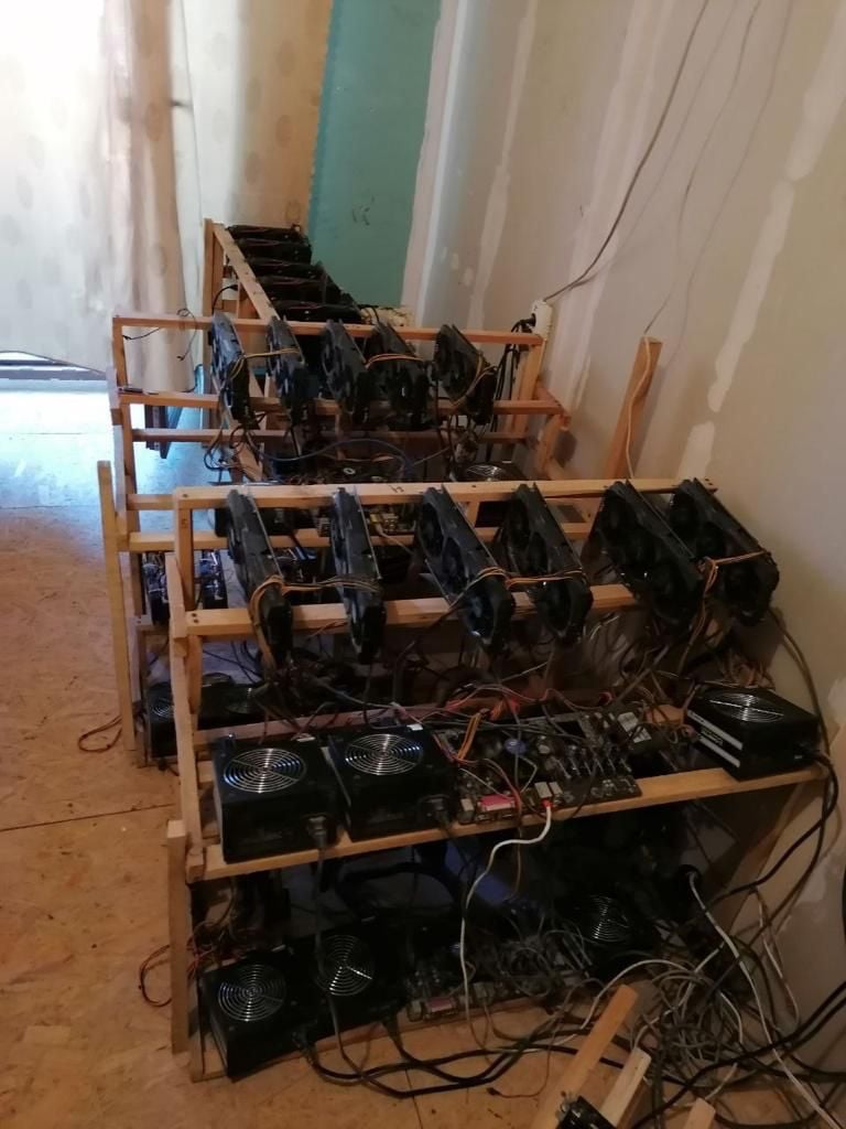 У Кривому Розі викрили  майнінгову ферму криптовалюти у квартирі