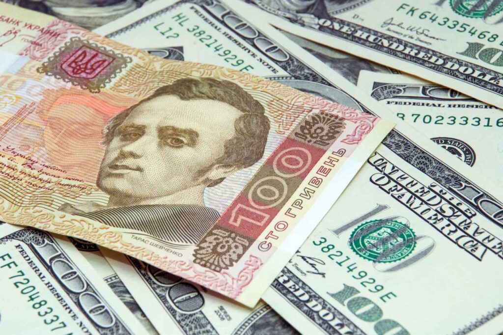 Уряд передбачає падіння гривні в 2022 році — проект держбюджету