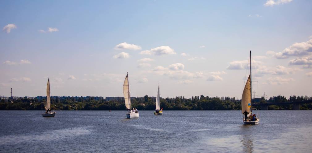 У Дніпрі понад 30 ветеранів АТО із рідними взяли участь у вітрильному ралі (фоторепортаж)