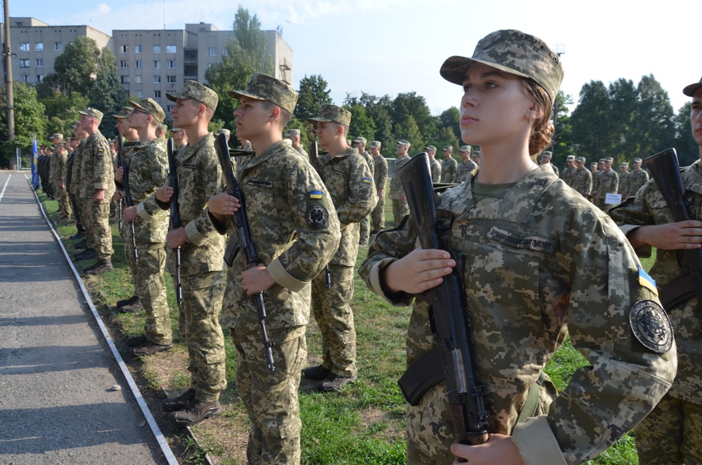 Майбутні офіцери склали військову присягу в одному з навчальних закладів Дніпра