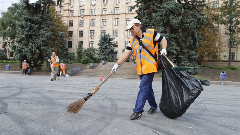 У Дніпрі після святкування Дня міста зібрали 360 тонн сміття