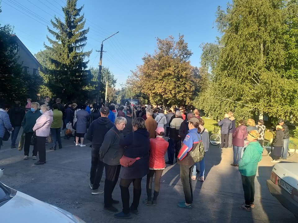 На Дніпропетровщині проходить акція проти зростання тарифів ЖКГ