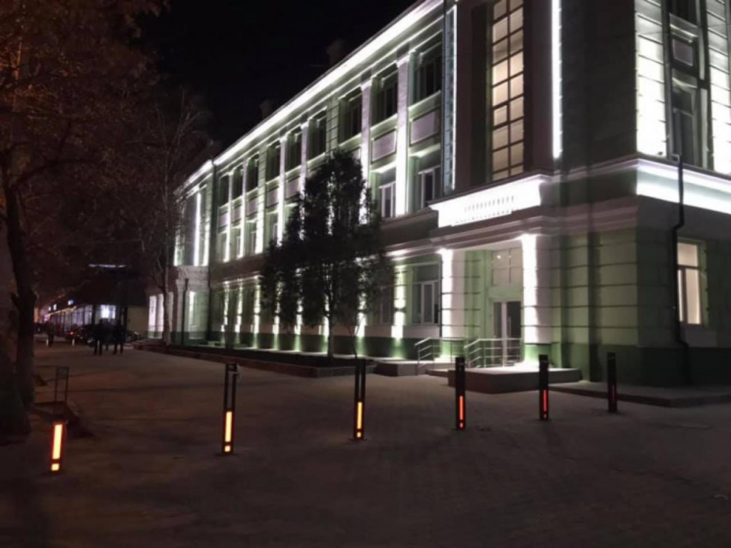 Додаткові паркувальні стовпчики обійдуться міськраді Дніпра у 3 млн гривень