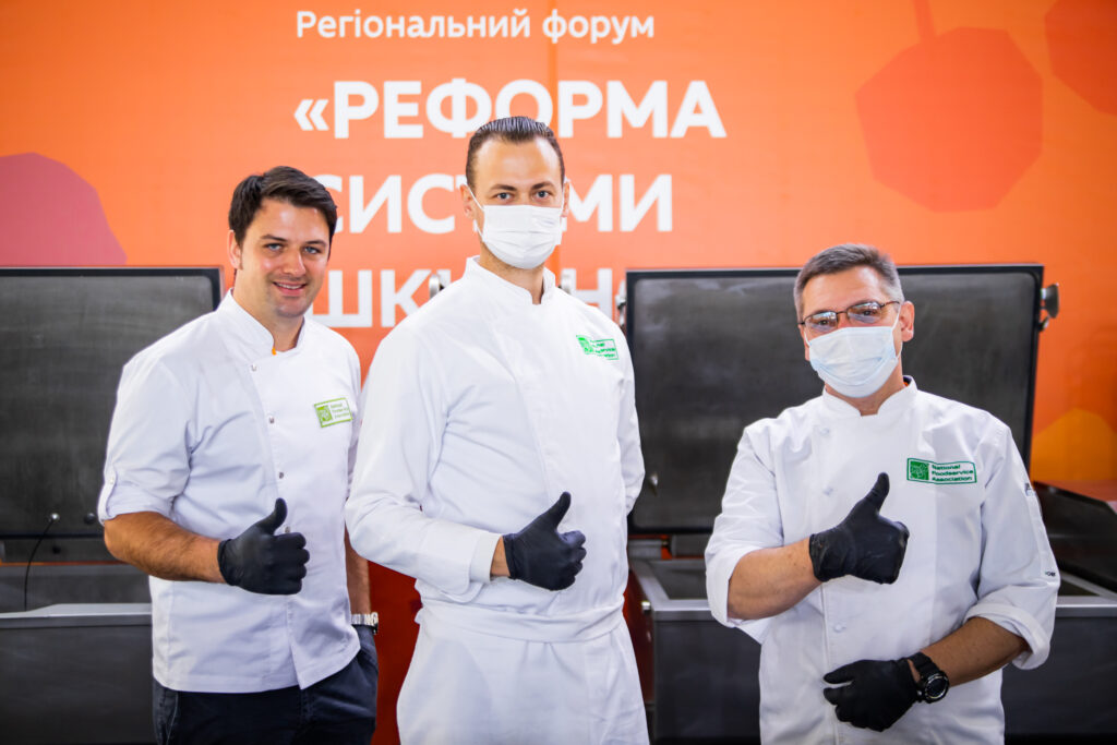Про що говорили у Дніпрі на форумі з реформи шкільного харчування