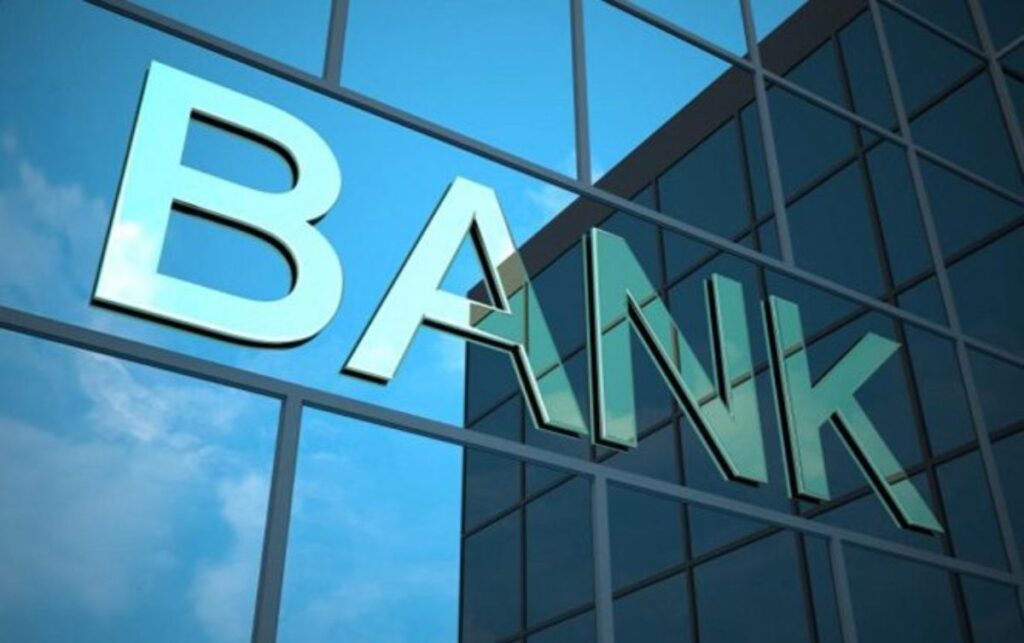 Українські держбанки збільшили виплати керівництву у 2-3 рази