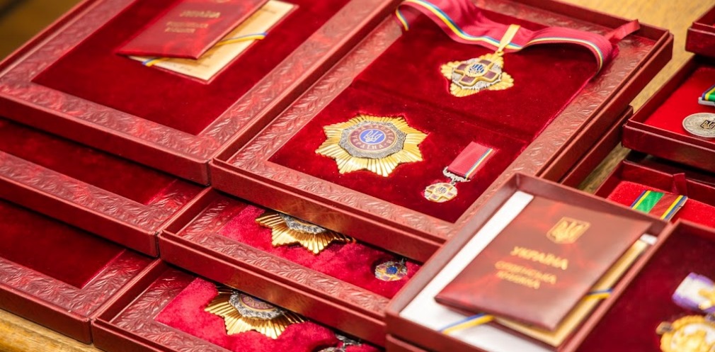 На Дніпропетровщині державними нагородами відзначили 16 паралімпійців та їхніх тренерів