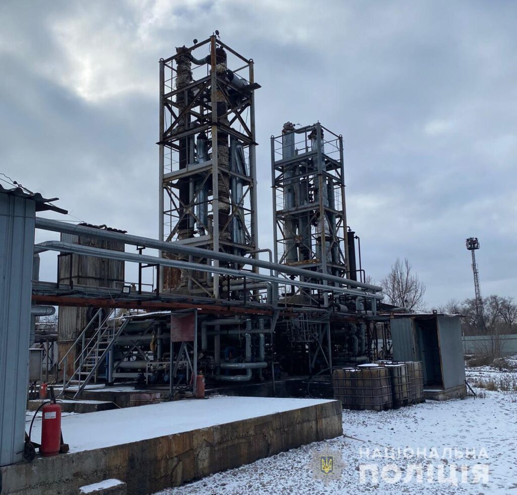 На Дніпропетровщині виявили підпільний завод фальсифікованого палива