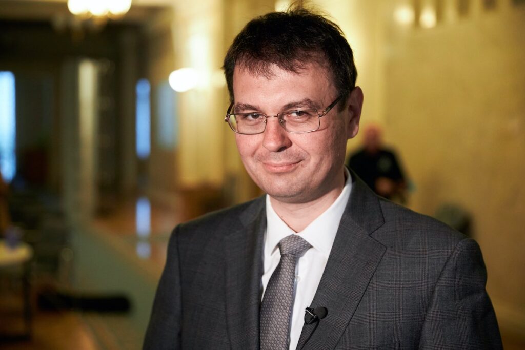 По 10 тысяч долларов до 18 лет: Гетманцев рассказал детали идеи об экономическом паспорте