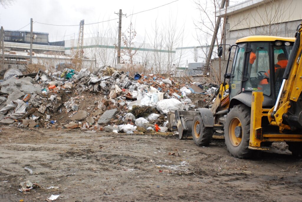 У Дніпрі триває боротьба зі стихійними сміттєзвалищами