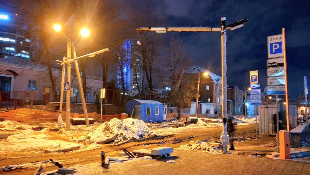 У Дніпрі встановили світлофори з підсвіткою переходів