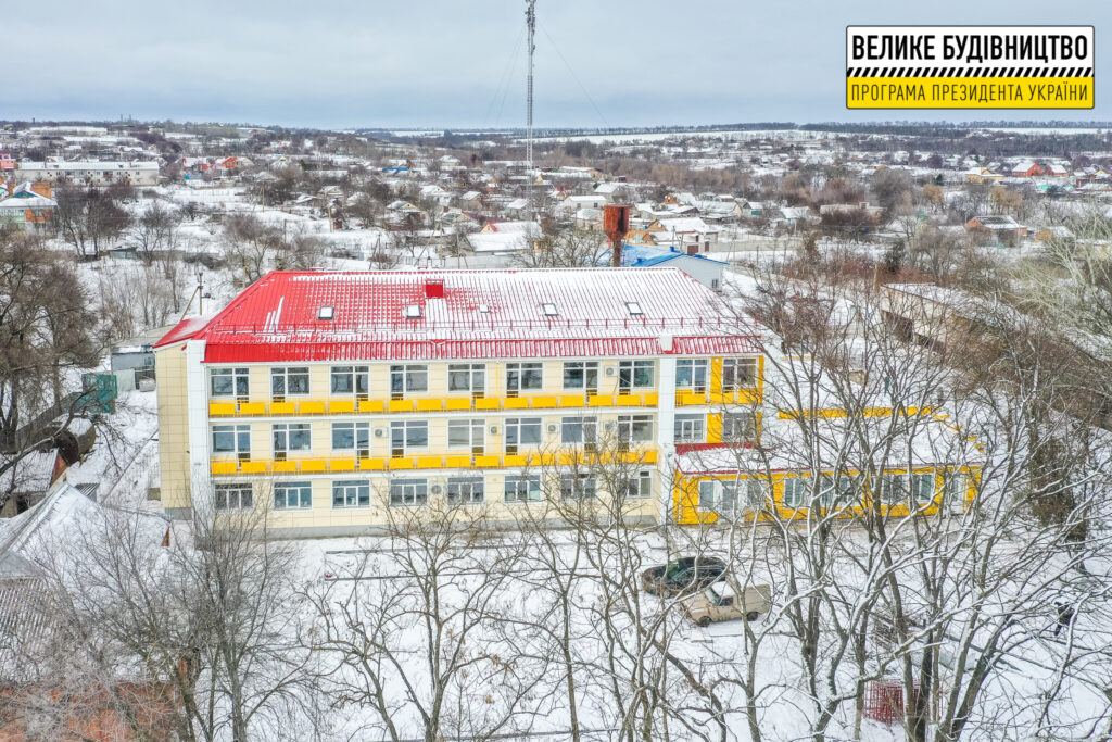 У Сурсько-Литовському завершують капремонт амбулаторії сімейної медицини