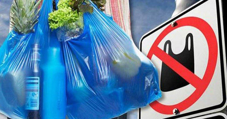З 1 лютого для українців значно подорожчають пакети у магазинах
