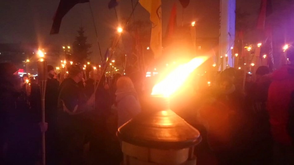 Смолоскипні марші до дня народження Бандери пройшли у Дніпрі та Кривому Розі
