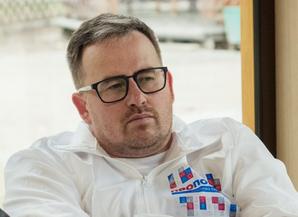 У Підгородному створили петицію про зменшення зарплати міського голови