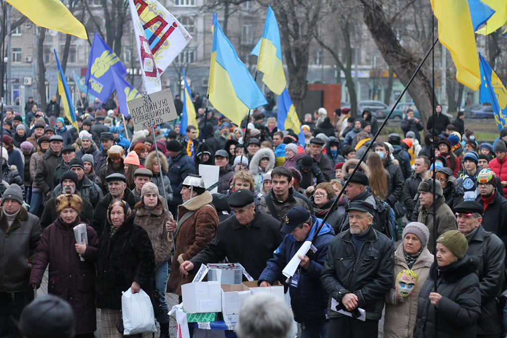Почему на майдане кастрюлеголовые были