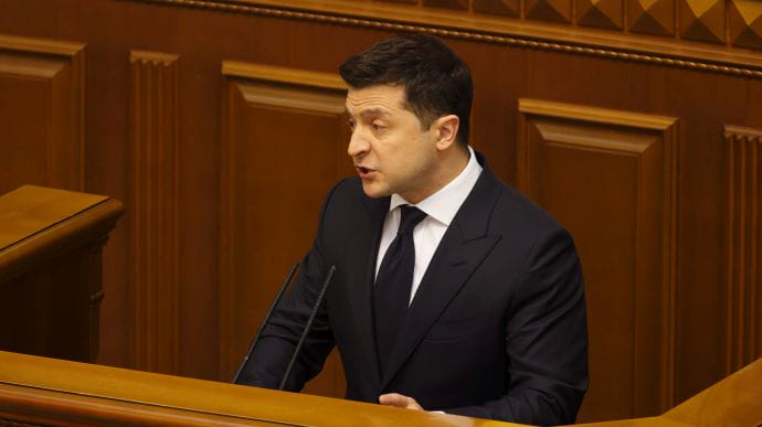 Зеленський підписав указ про зміцнення обороноздатності. Військовим піднімуть зарплати та збільшать чисельність ЗСУ