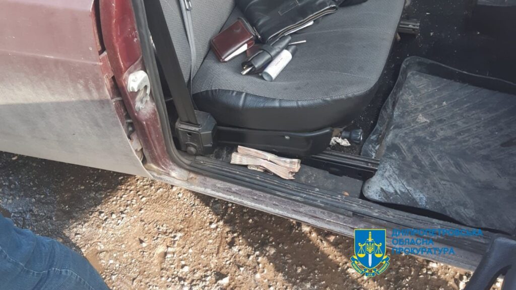В Днепропетровской области будут судить правоохранителя за взятку в 85 тыс. грн