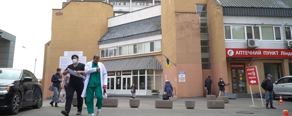 Важкої та середньої тяжкості: у дніпровській лікарні Мечникова 75 хворих на COVID-19
