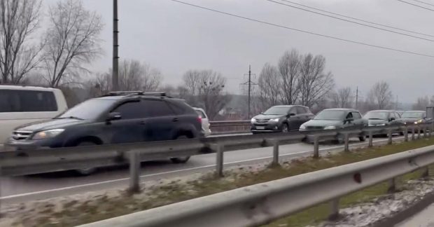 У Службі автодоріг Дніпропетровщини пояснили, як поводитися на блокпостах