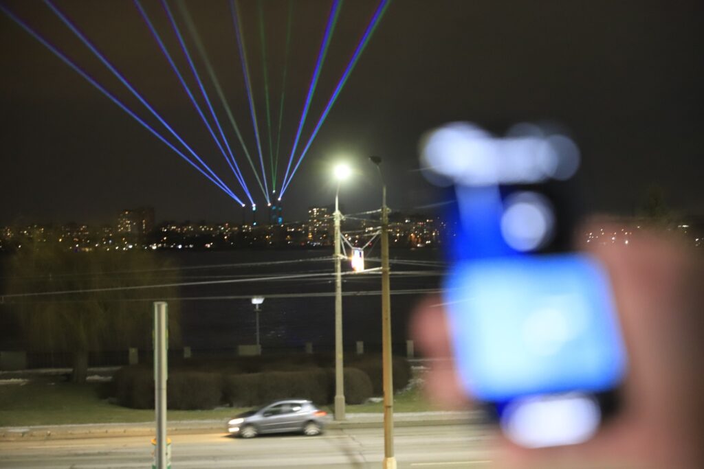 Артінсталяцію Dnipro Light Flowers дніпряни зможуть вмикати зі смартфонів