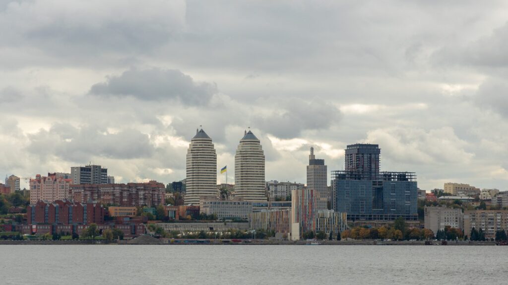 Міськрада Дніпра візьме понад 2 млрд грн кредиту на ремонт інфраструктури