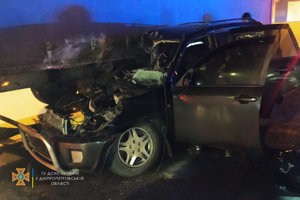 На Слобожанському проспекті у Дніпрі сталося жахливе ДТП: дві людини загинуло