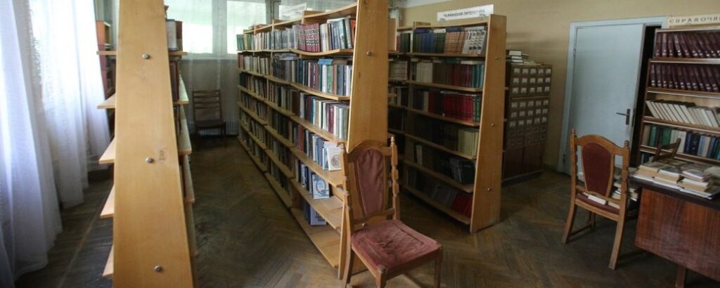 В Днепре для переселенцев организуют экскурсии и работают библиотеки