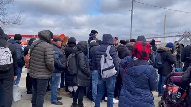 Де можна перетнути західний кордон без черги
