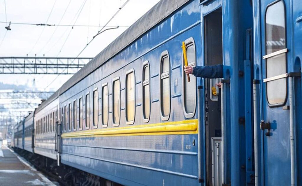 У поїзді, який курсує через Дніпро до Рахова, затримали диверсанта