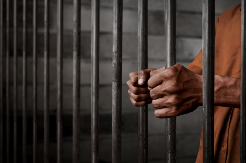В Раде предлагают сажать на 7 лет за махинации с гумпомощью и до 12 лет — за фотофиксацию позиций ВСУ