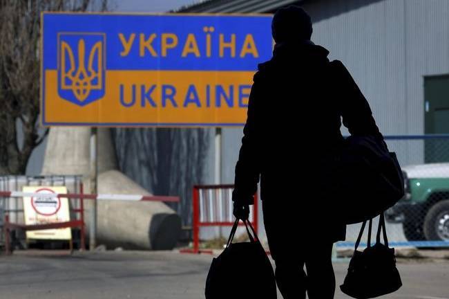 Украинцы массово едут из Польши, чтобы защищать Украину