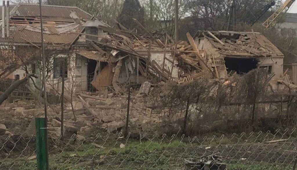 У Дніпровському районі рашисти поцілили в дачні будинки