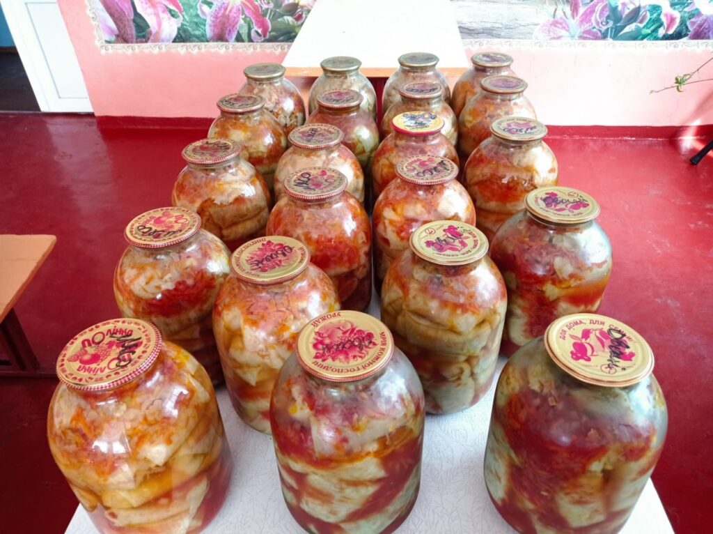 На Дніпропетровщині зліпили понад 30 тисяч вареників для військових та переселенців