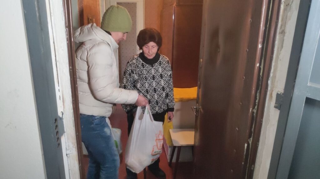 Перші 157 наборів отримав дніпровський терцентр для своїх підопічних в рамках благодійного проєкту “Це вам від щирого серця”