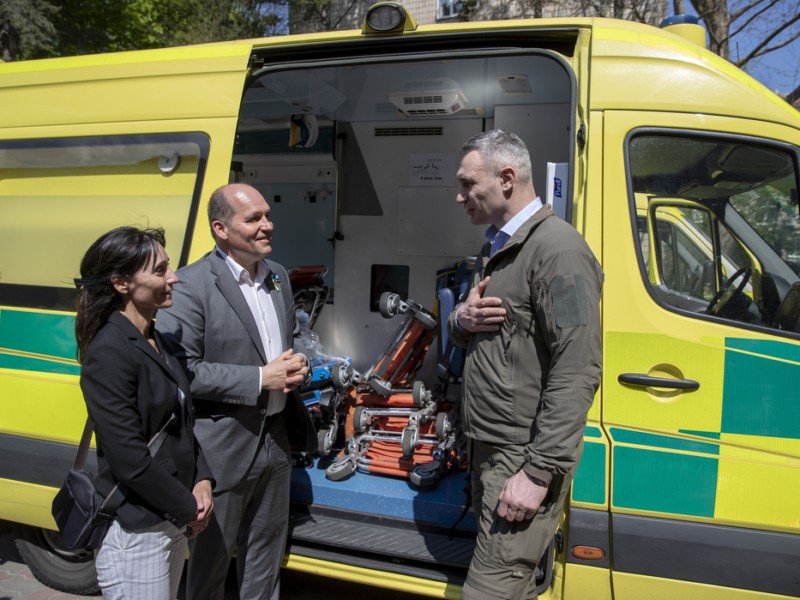 Мер Брюсселя привіз до Києва медикаменти та планує забезпечити 4 лікарні обладнанням, – Віталій Кличко