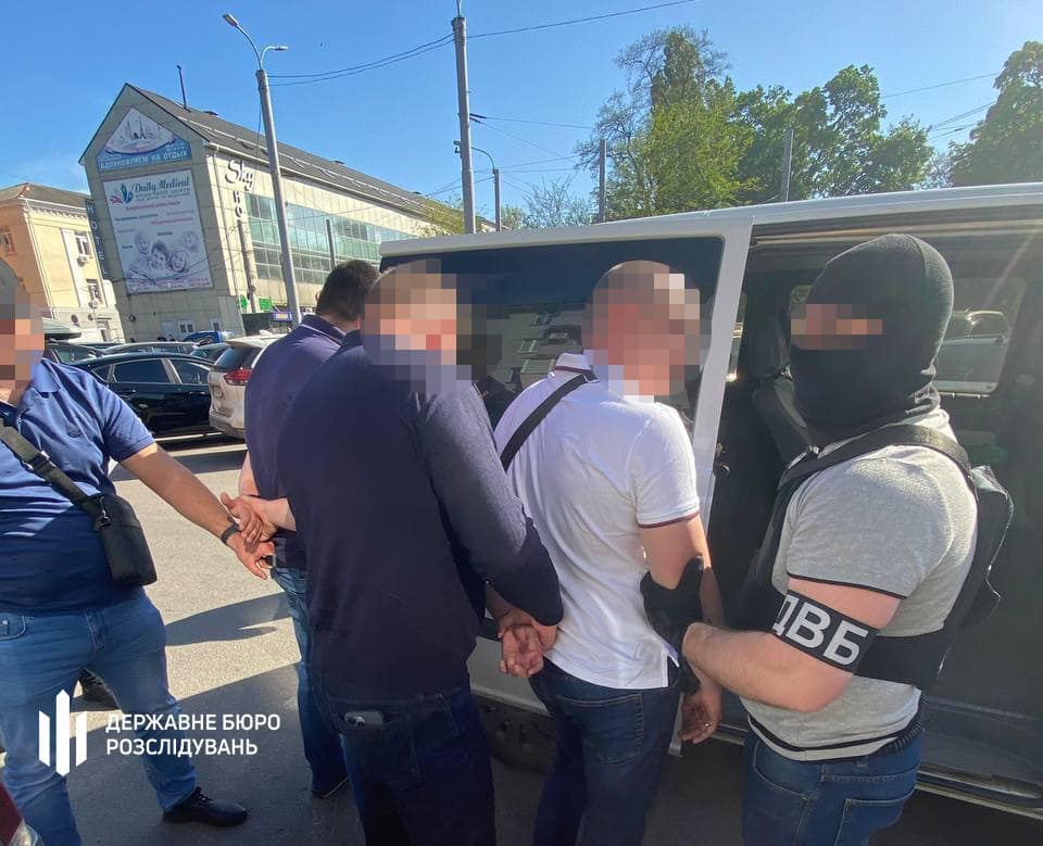 На Дніпропетровщині затримали правоохоронців, яких підозрюють у вимаганні грошей