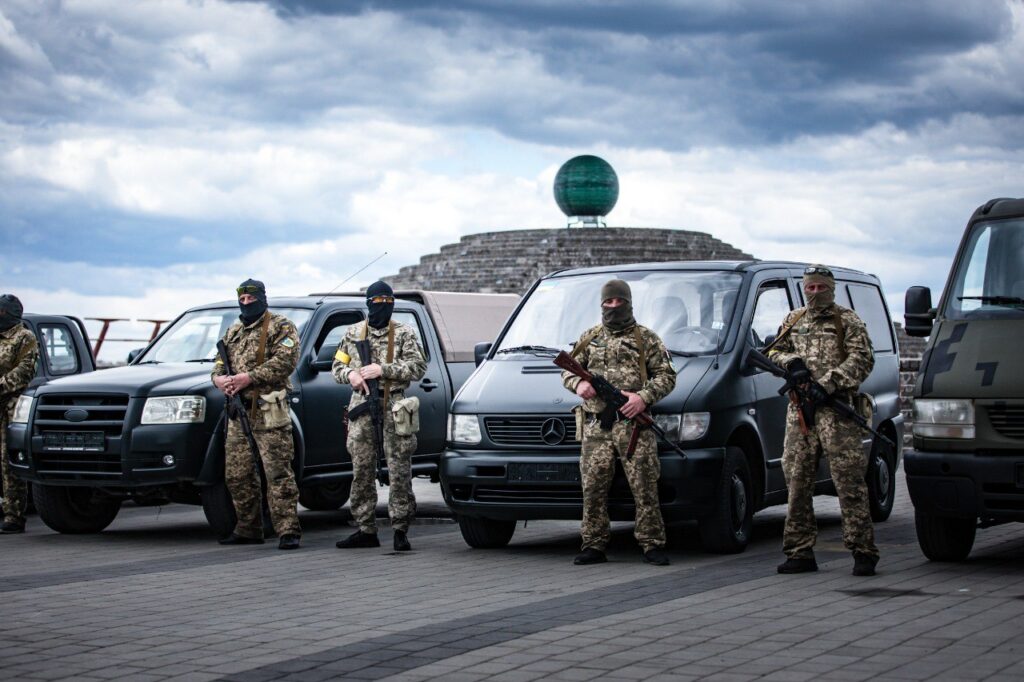 Теробороні Дніпра передали 14 авто для виконання бойових завдань