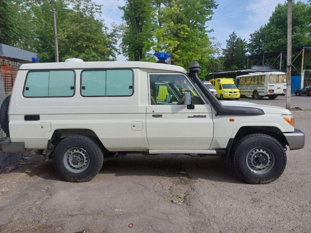 Бригади «екстреної допомоги» Дніпропетровщини отримали 3 нові авто
