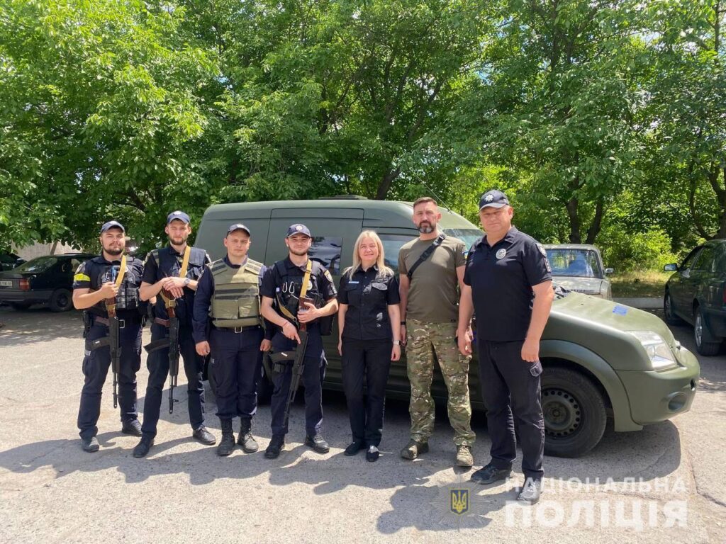 Підрозділам поліції Дніпропетровщини, які документують наслідки ворожих атак, передали п’ять автомобілів