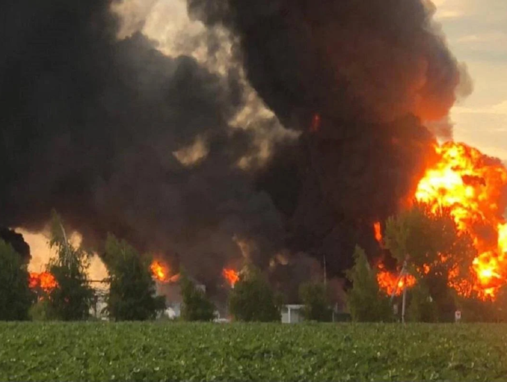 Ракетний удар по нафтобазі у Новомосковському районі: понад дві доби гасять пожежу