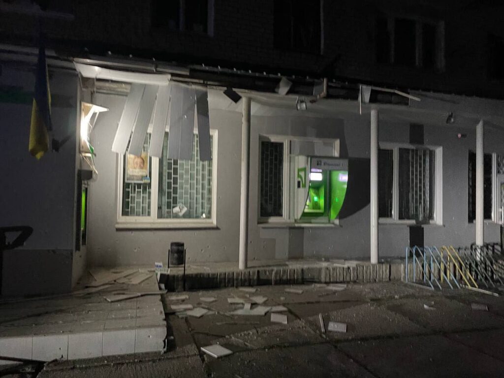 У Зеленодольську окупанти поцілили по центру міста, є жертви