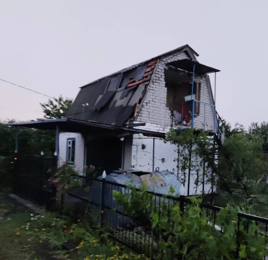 Вночі ворог обстріляв Апостолове та Новомосковський район, є жертви