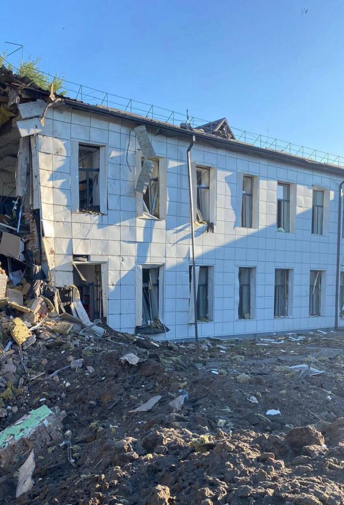 Уночі російські війська обстріляли три райони Дніпропетровщини. Загинула жінка, є поранені