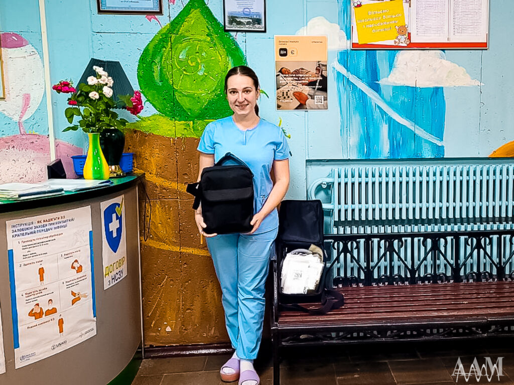 Асоціація амбулаторної медицини передала у лікарні Дніпропетровщини сучасні апарати фототерапії новонароджених