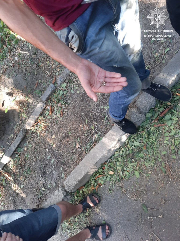 У Дніпрі поліцейські спіймали двох грабіжників
