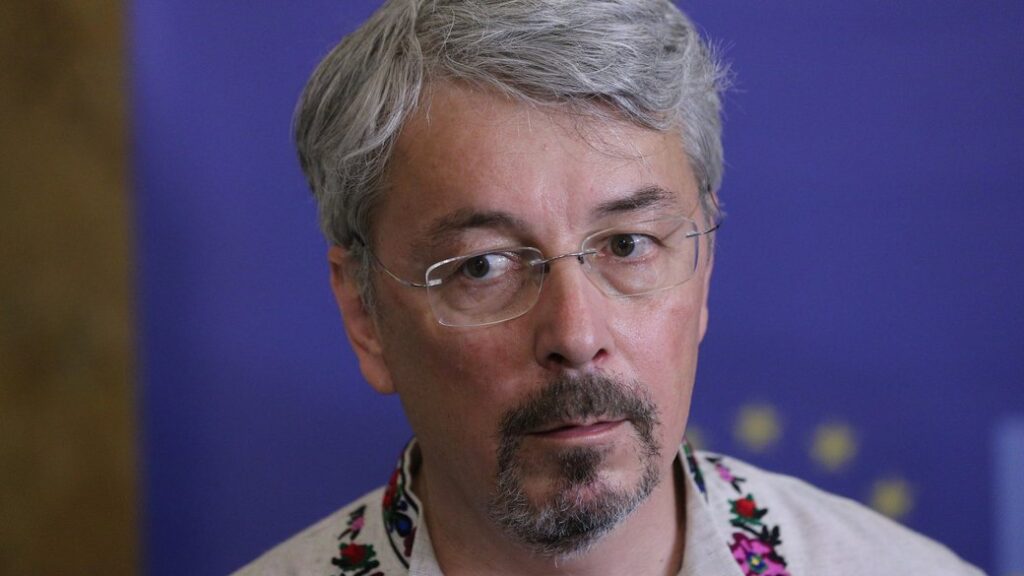 Заклади культури Дніпра мають працювати під час воєнного стану, – міністр культури Ткаченко