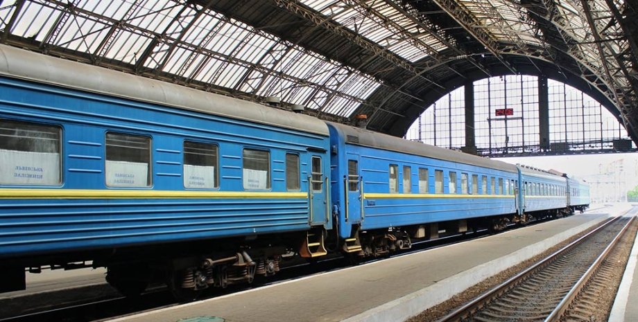 З Дніпра курсуватимуть додаткові приміські поїзди