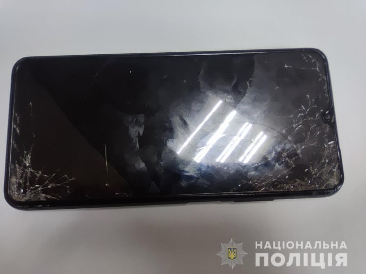 У Кам‘янському неповнолітні пограбували 37-річного чоловіка