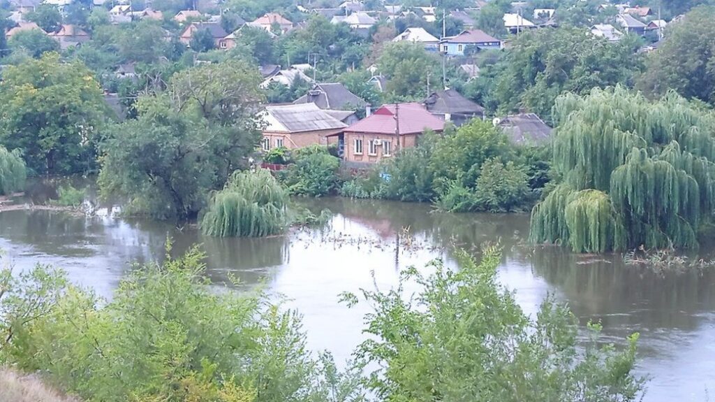 У Кривому Розі з підтоплених будинків відпомпували більше 4 тисяч кубометрів води